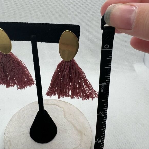 🍭4/$20 Gold oval pink fringe tassel post earrings - Picture 4 of 4